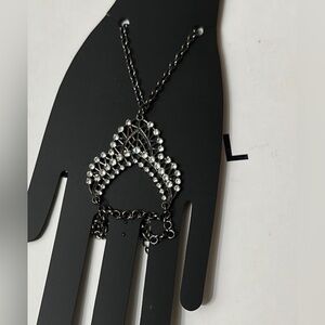 Unlisted Silver and Black Chain hand and finger Bracelet jewelry nwt